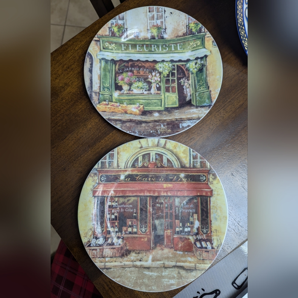 Charming French Bistro Wall Plates - Green and Red